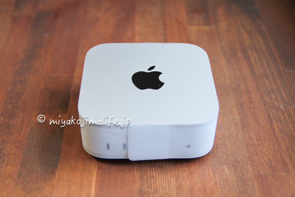 2024年購入時のMac mini。綺麗に包装されている。